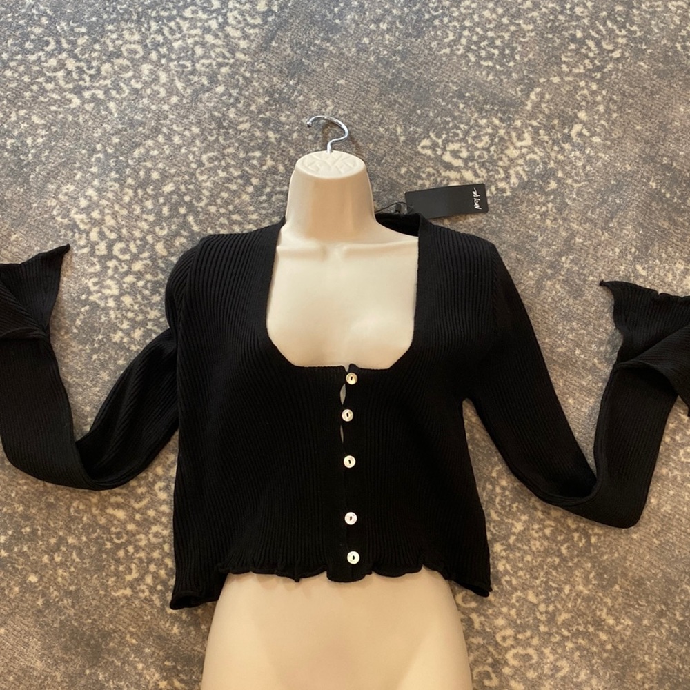NASTY GAL RIBBED LOWCUT SCALLOPED CROP CARDIGAN NWT